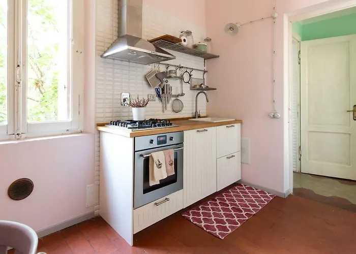 Appartamento Oltretorrente 15 *